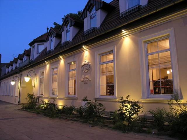 Hotel Zajazd Kultury, Dawniej Pocztowy Zielona Góra Exterior foto