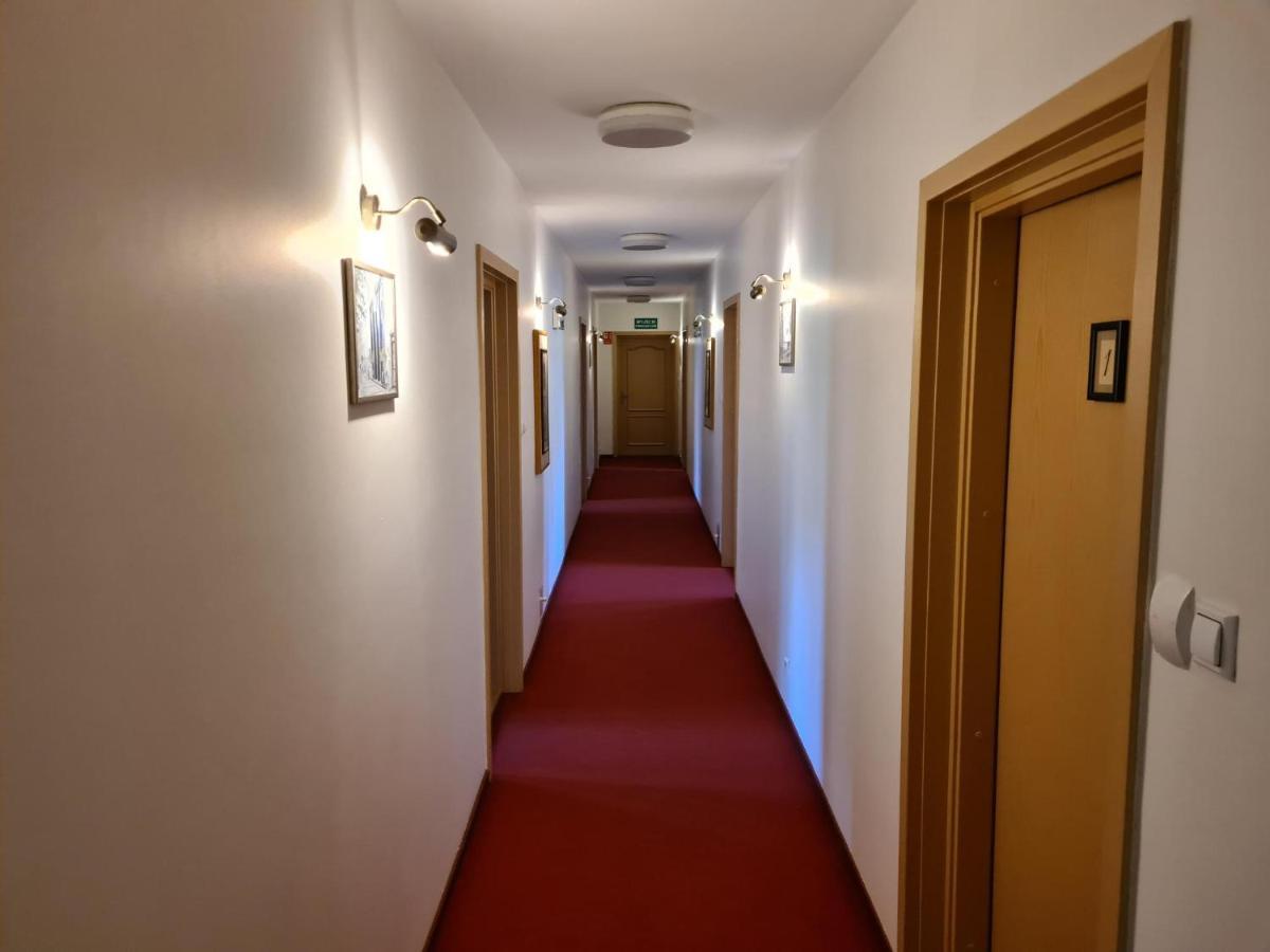 Hotel Zajazd Kultury, Dawniej Pocztowy Zielona Góra Exterior foto